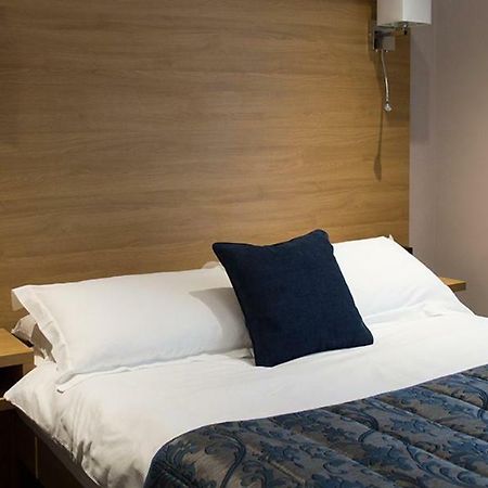 Five Mile Oxford Hotel Bagian luar foto