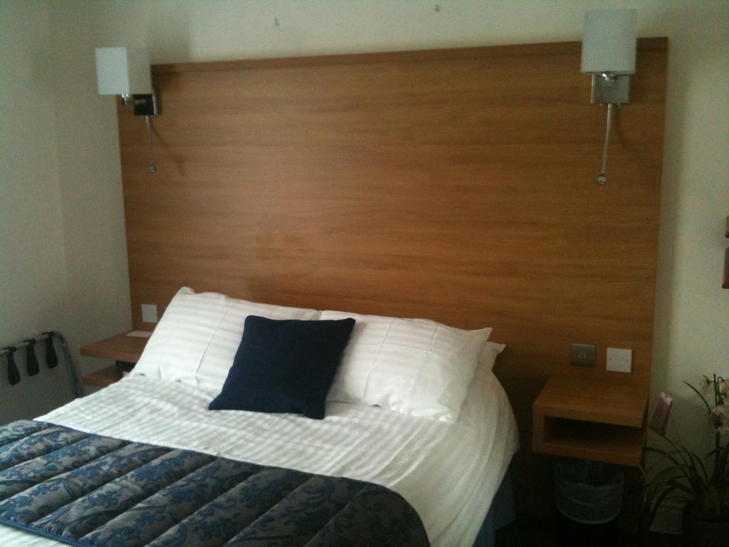 Five Mile Oxford Hotel Bagian luar foto